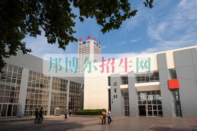 西安建筑科技大學華清學院招生辦聯系電話