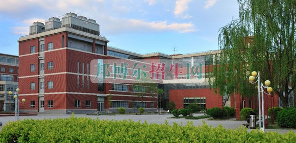 河北大學工商學院學費