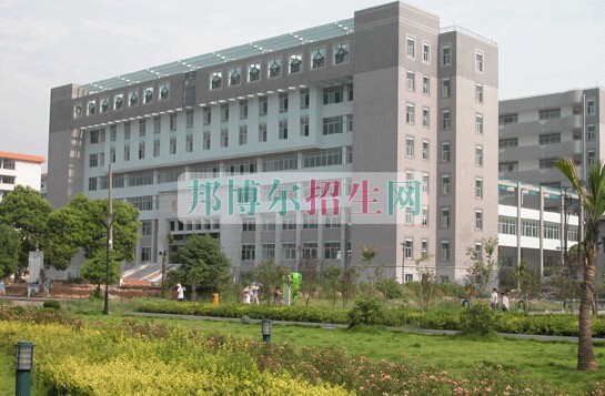 南華大學醫學院