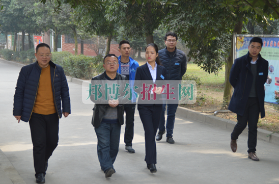 成都航空職業技術學院的專家領導蒞臨成都翔飛航空職業技術學校指導工作