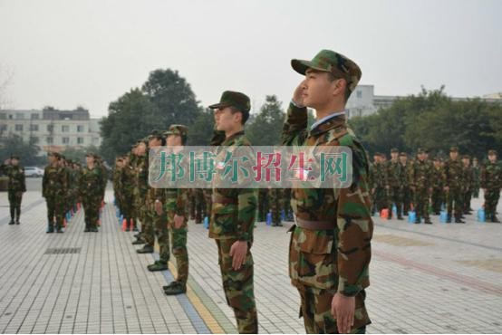 西翔航空學院九江校區舉行軍訓匯演暨開學典禮