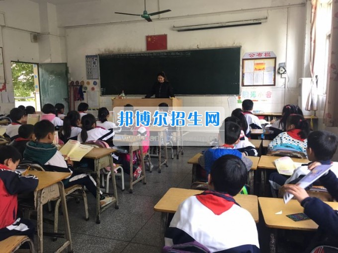 川北幼兒師范高等專科學(xué)校職場揚帆 逐夢起航