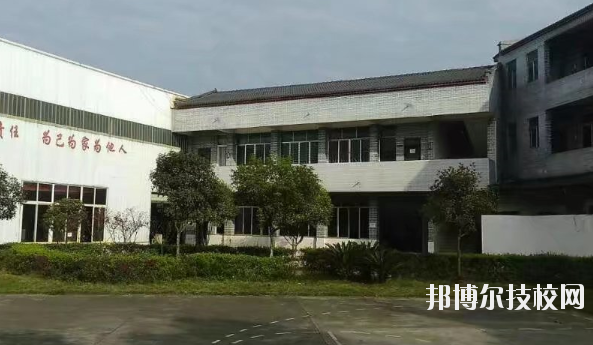 成都莊園機電職業技術學校5