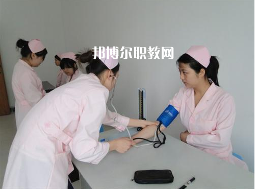 西安2021年女生學衛校怎么樣