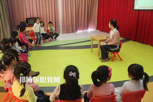 云南2021年中專幼師學校專業都學什么