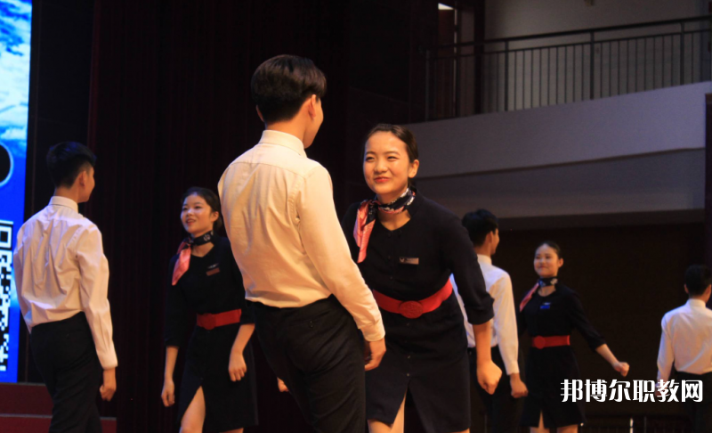 鄭州航空港經濟綜合實驗區華德中等專業學校網站網址主頁