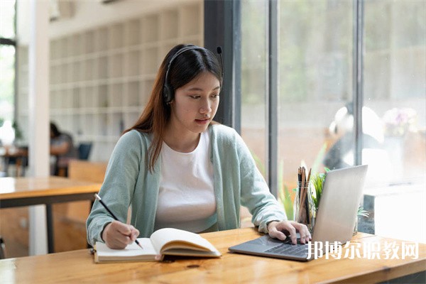 貴州哪里的中專學校能讀動物醫學專業